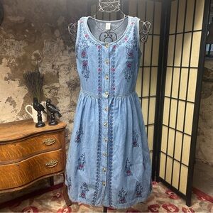 VNT Denim Jazz Floral Embroidered Button Front Sleeveless Denim Dress: Size MED